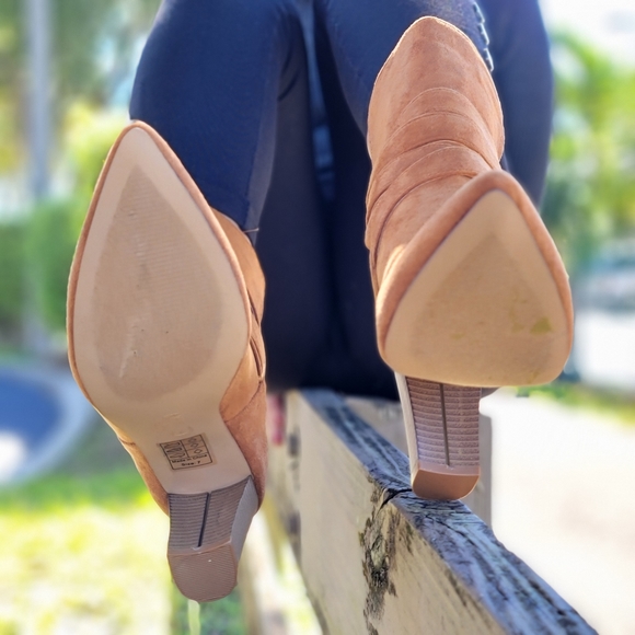 Women's Wrapped Around Strappy Chunky Booties - Picture 4 of 8